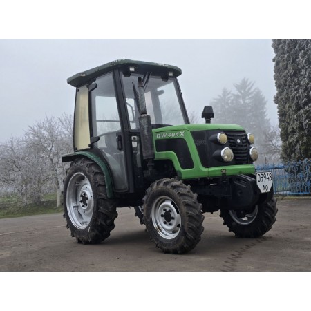 Вживаний мінітрактор із кабіною DW 404X, оригінальна кабіна ,40 к.с